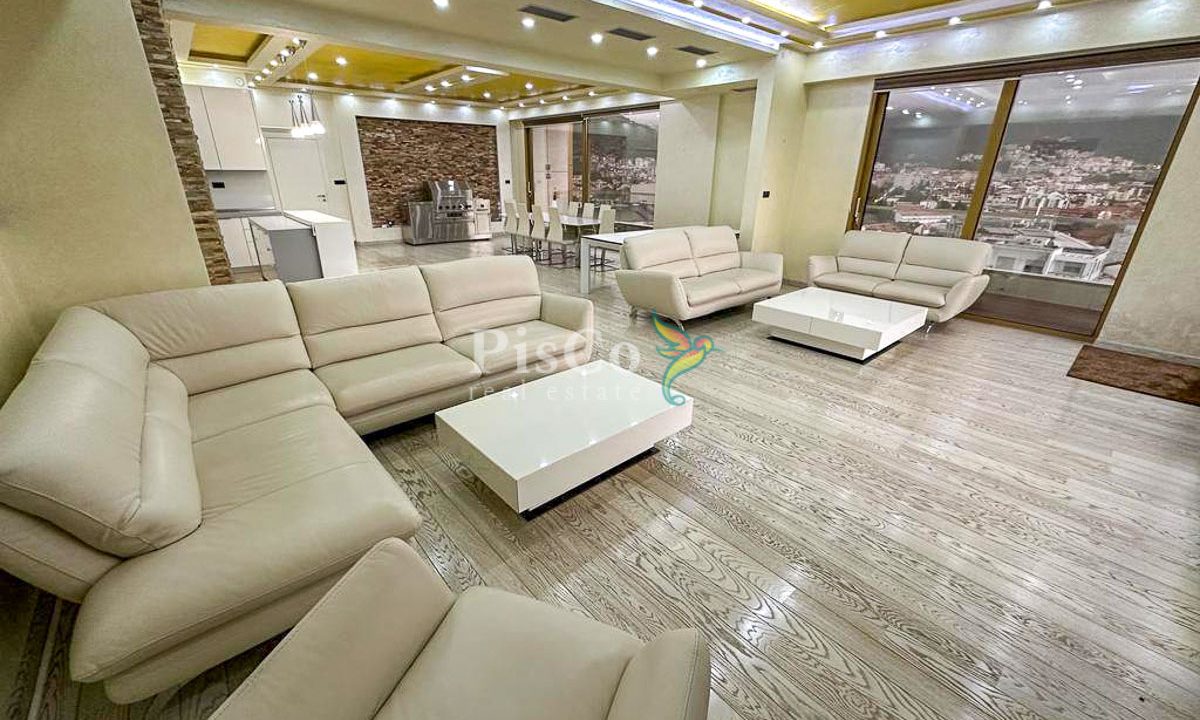 Luksuzan dvosoban stan u Budvi, 158m2, Centar-