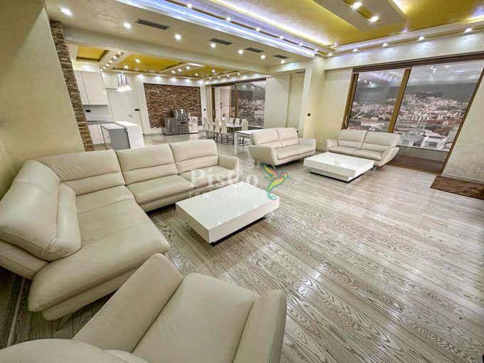 Luksuzan dvosoban stan u Budvi 158m2 Centar