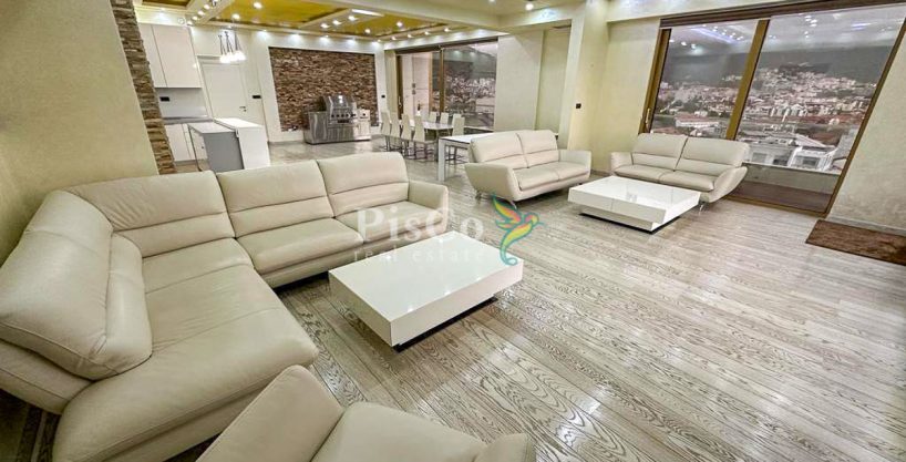 Luksuzan dvosoban stan u Budvi, 158m2, Centar