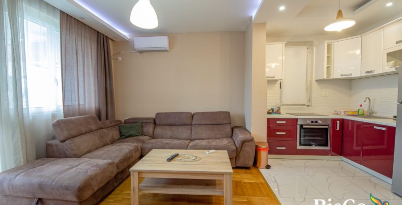 Izdaje se Luksuzan dvosoban stan u centru Podgorice, Drač, 70m2