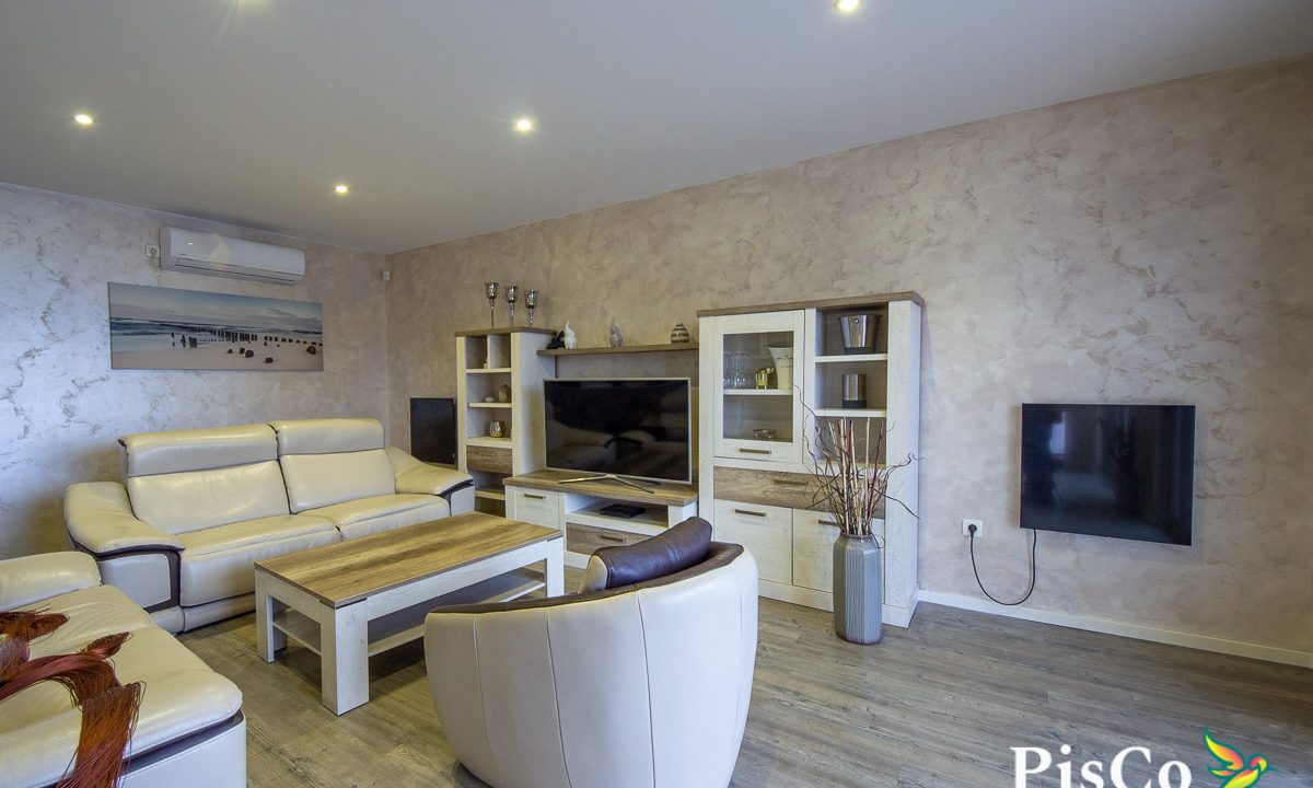 Luksuzna vila, 380m² sa terasama, plac 500m² – Krimovica-1403