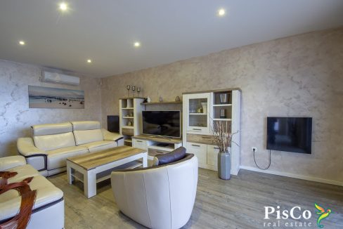 Luksuzna vila, 380m² sa terasama, plac 500m² – Krimovica-1403