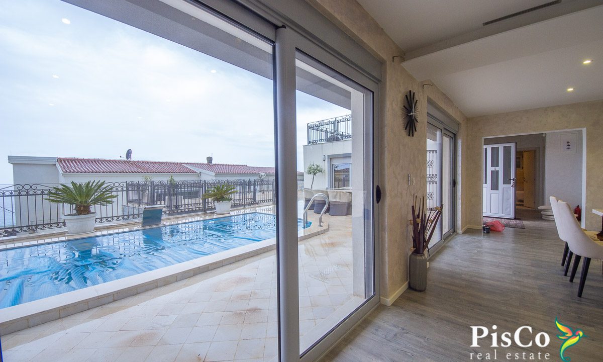 Luksuzna vila, 380m² sa terasama, plac 500m² – Krimovica-1404