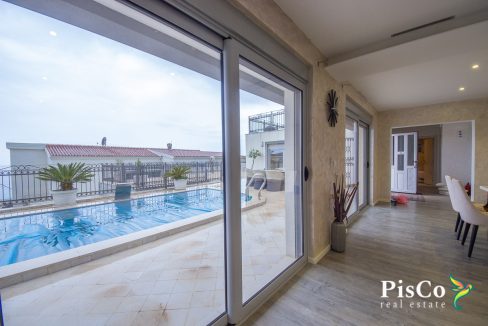 Luksuzna vila, 380m² sa terasama, plac 500m² – Krimovica-1404