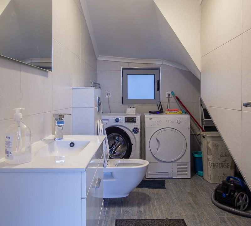Luksuzna vila, 380m² sa terasama, plac 500m² – Krimovica-1413