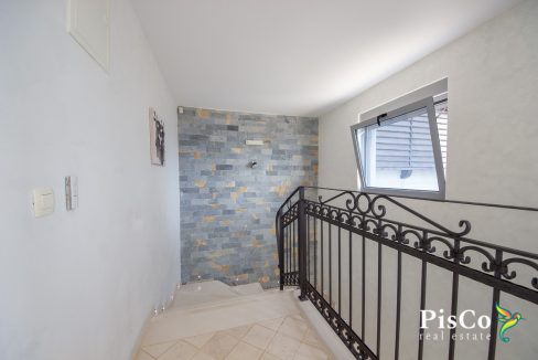 Luksuzna vila, 380m² sa terasama, plac 500m² – Krimovica-1415