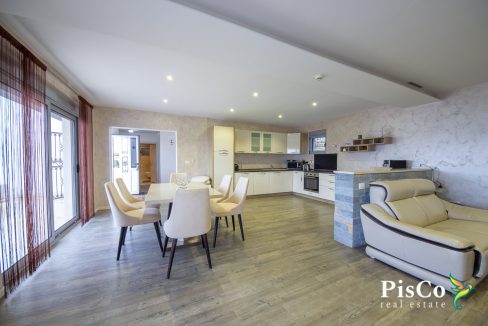 Luksuzna vila, 380m² sa terasama, plac 500m² – Krimovica-1429