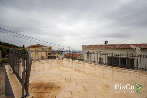 Luksuzna vila, 380m² sa terasama, plac 500m² – Krimovica-1436