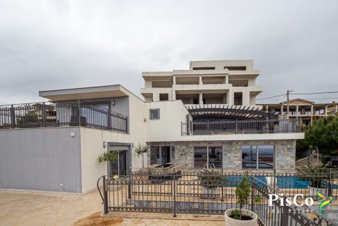 Luksuzna vila, 380m² sa terasama, plac 500m² – Krimovica-1440-2
