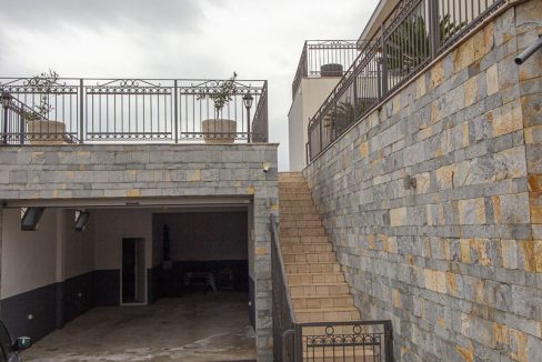 Luksuzna vila, 380m² sa terasama, plac 500m² – Krimovica-1442