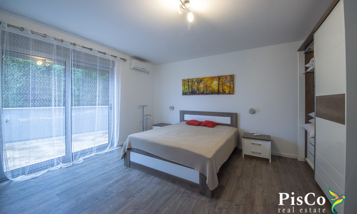 Luksuzna vila, 380m² sa terasama, plac 500m² – Krimovica--2