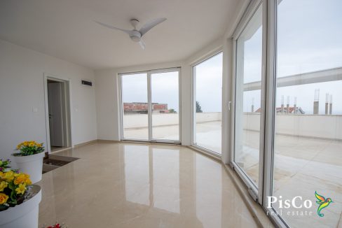 Luksuzna vila u Krimovici, 467m², Kotor-1398
