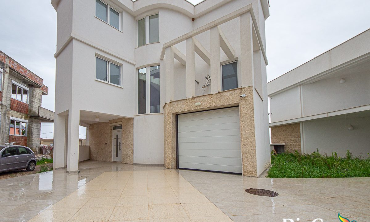 Luksuzna vila u Krimovici, 467m², Kotor-1402