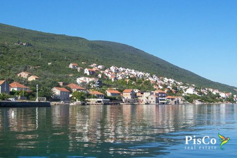Prodaje se gradjevinsko zemljiste u Krasicima Tivat