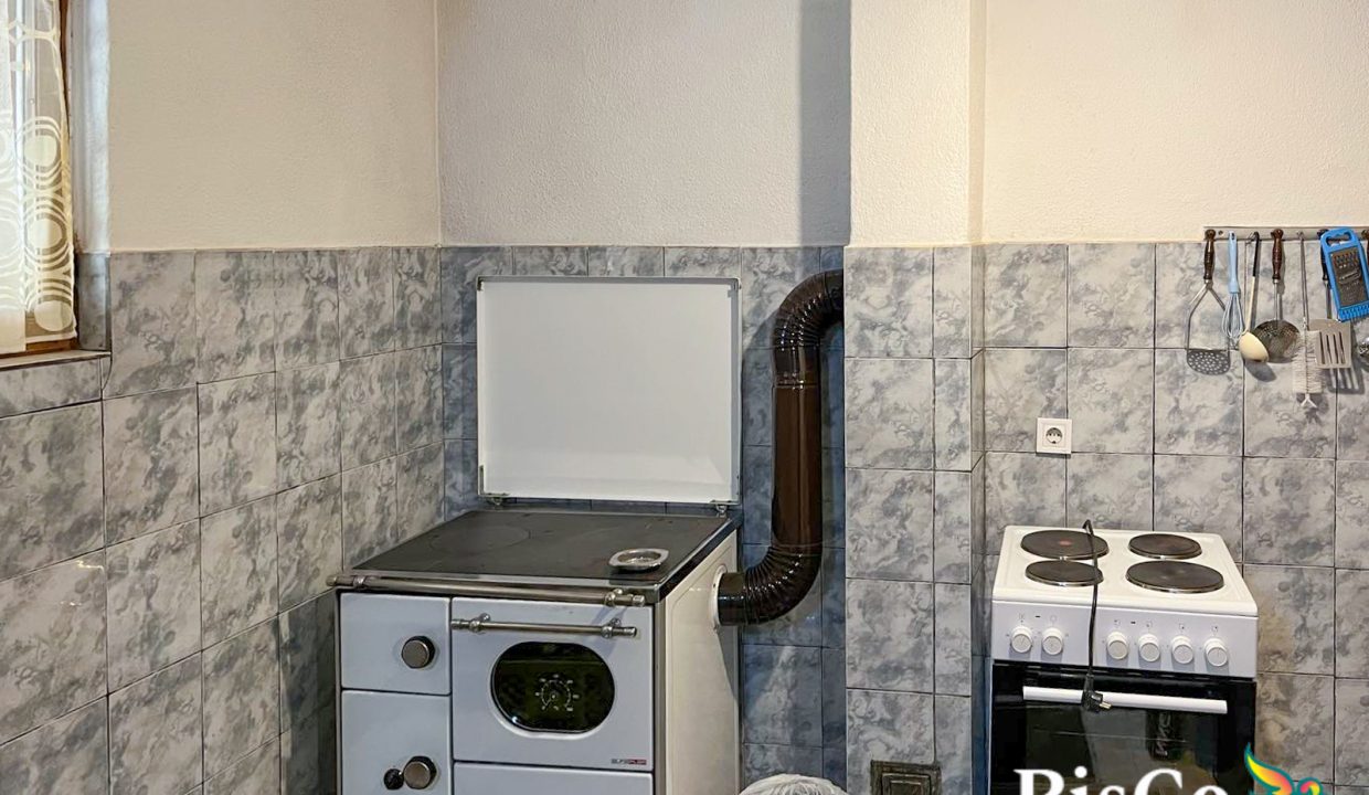 Prodaje se kuća 120m2 sa placem 2400m2, Nikšić, Župa Nikšićka (2 of 18)