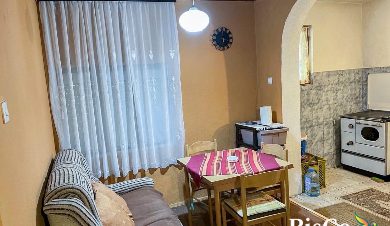 Prodaje se kuća 120m2 sa placem 2400m2, Nikšić, Župa Nikšićka (7 of 18)