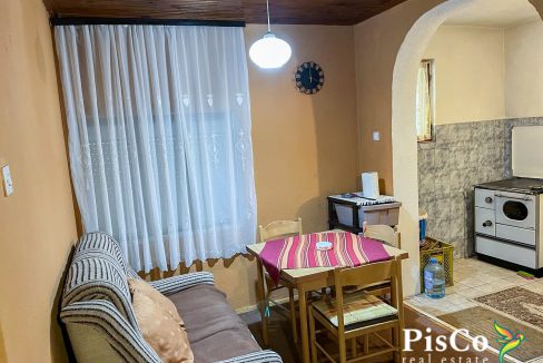 Prodaje se kuća 120m2 sa placem 2400m2, Nikšić, Župa Nikšićka (7 of 18)