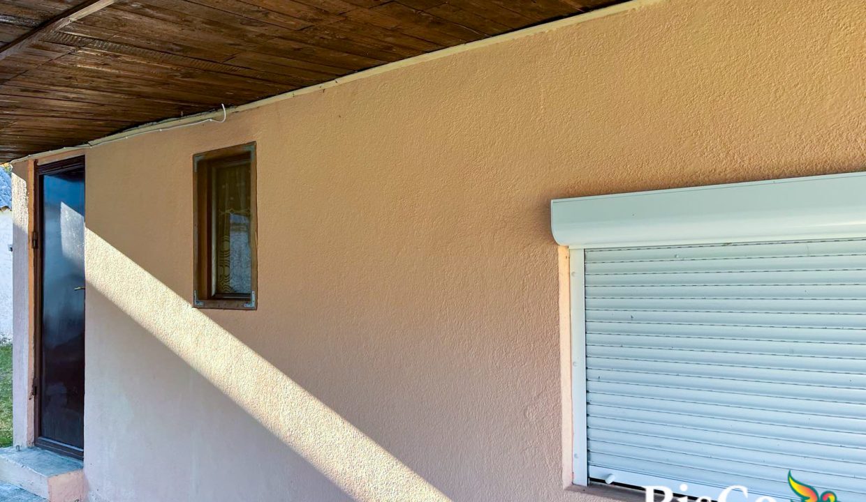 Prodaje se kuća 120m2 sa placem 2400m2, Nikšić, Župa Nikšićka (9 of 18)