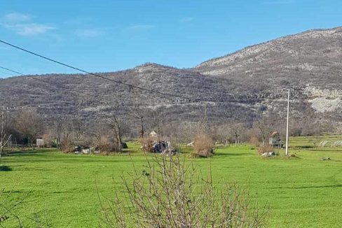 Prodaje se plac u naselju Vidrovan kod Nikšića, 25300 m²-917