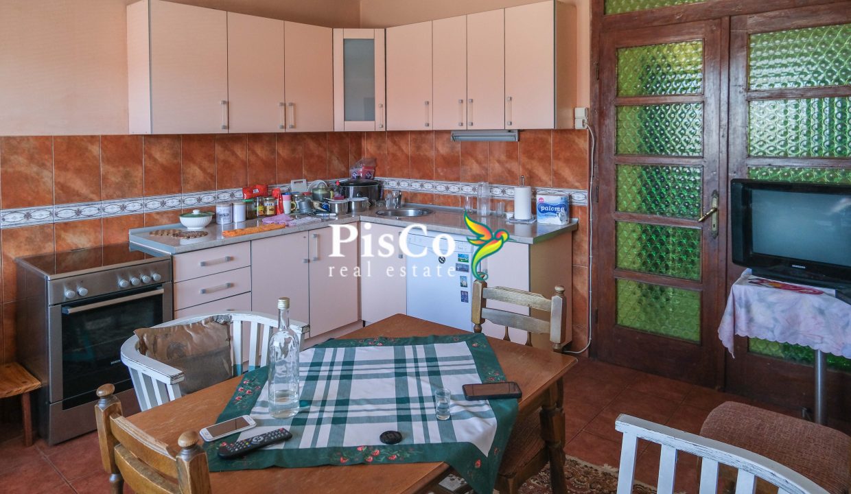 Spratna kuca 160m2, plac 800m2, Straševina (3 of 9)