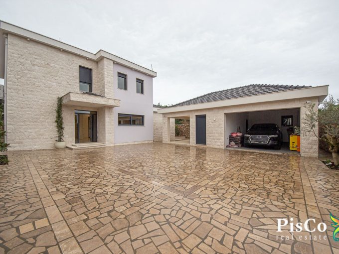 Vila na prodaju 240 m² Krimovica Kotor 2