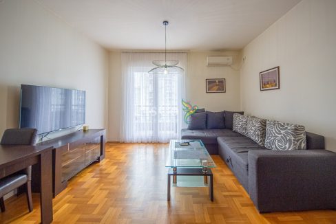 Izdaje se jednosoban stan 42m2, Stari aerodrom, Podgorica-