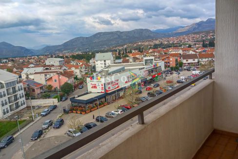 Izdavanje dvosoban stan 63m2, Stari aerodrom, Podgorica-527