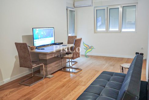 Izdavanje jednosoban stan 51m2, Central point, Podgorica-986
