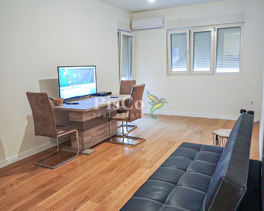 Izdavanje jednosoban stan 51m2, Central point, Podgorica-986