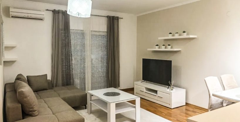 Izdaje se jednosoban stan u City kvartu 55m2 + garaža