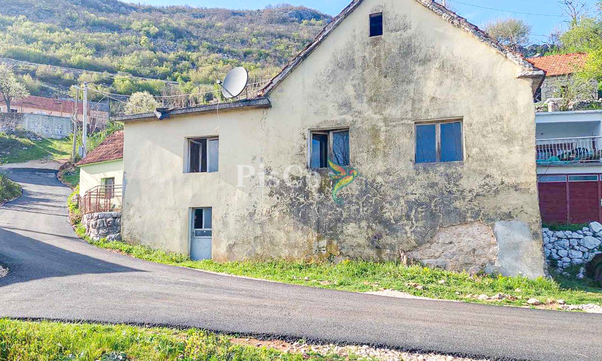 Prodaja kuća 100m2, plac 1020m2, Miločani, Nikšić-822