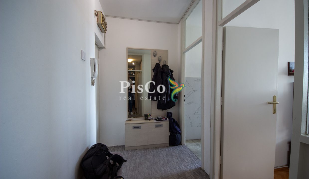 Prodaja polunamješten dvosoban stan kod Gintaša, 65m2, Podgorica (5 of 10)