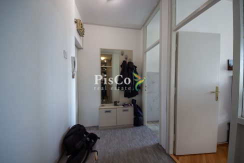 Prodaja polunamješten dvosoban stan kod Gintaša, 65m2, Podgorica (5 of 10)