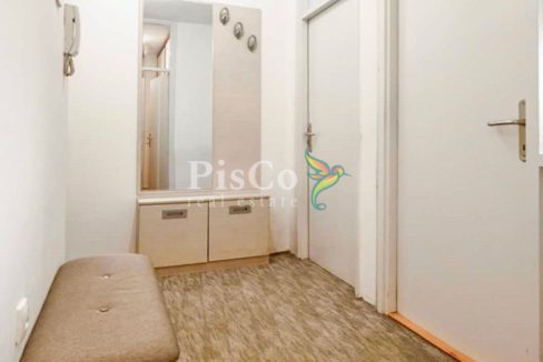 Prodaja polunamješten dvosoban stan kod Gintaša, 65m2, Podgorica-540