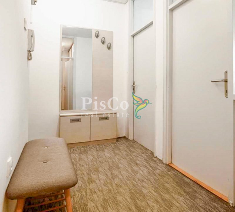 Prodaja polunamješten dvosoban stan kod Gintaša, 65m2, Podgorica-540