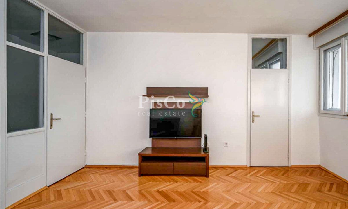 Prodaja polunamješten dvosoban stan kod Gintaša, 65m2, Podgorica-575