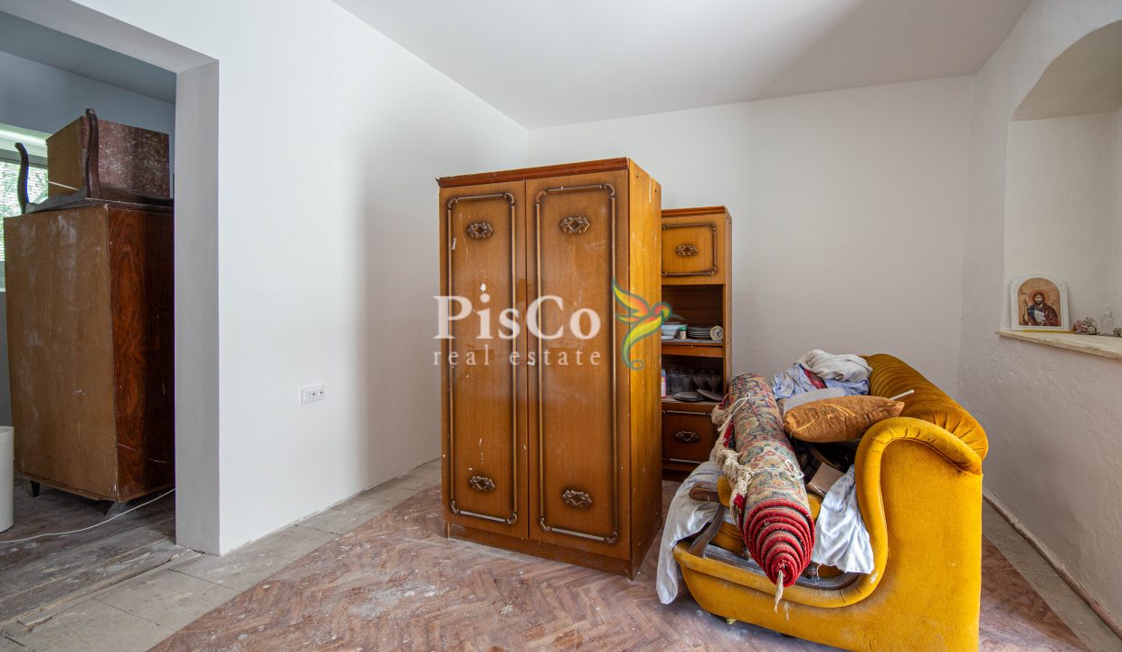 Prodaja renovirana kuća 70m2 sa zemljištem 550m2, Miločani, Nikšić (3 of 9)