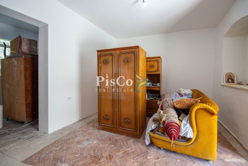 Prodaja renovirana kuća 70m2 sa zemljištem 550m2, Miločani, Nikšić (3 of 9)