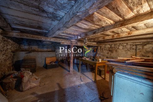 Prodaja renovirana kuća 70m2 sa zemljištem 560m2, Miločani, Nikšić (7 of 11)