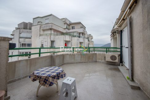 Prodaje se jednosoban stan 67m2, Blok 6, Podgorica-1704