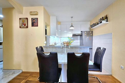 Prodaje se renoviran dvosoban stan, 58m2, Ljubović, Podgorica--5