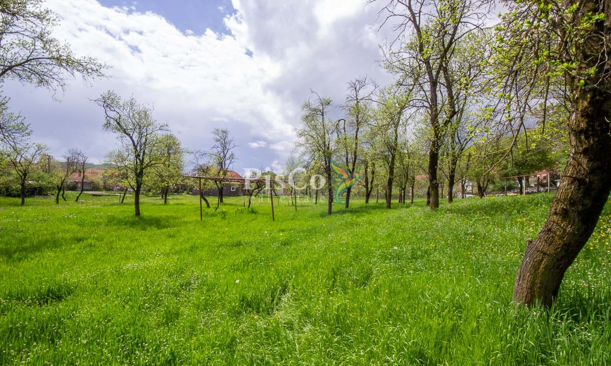 Prodaje se zemljište sa UT uslovima pored rijeke 1241m2, Miločani, Nikšić-1767