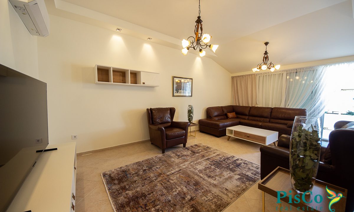 Trosoban kod Palade (1 of 13)