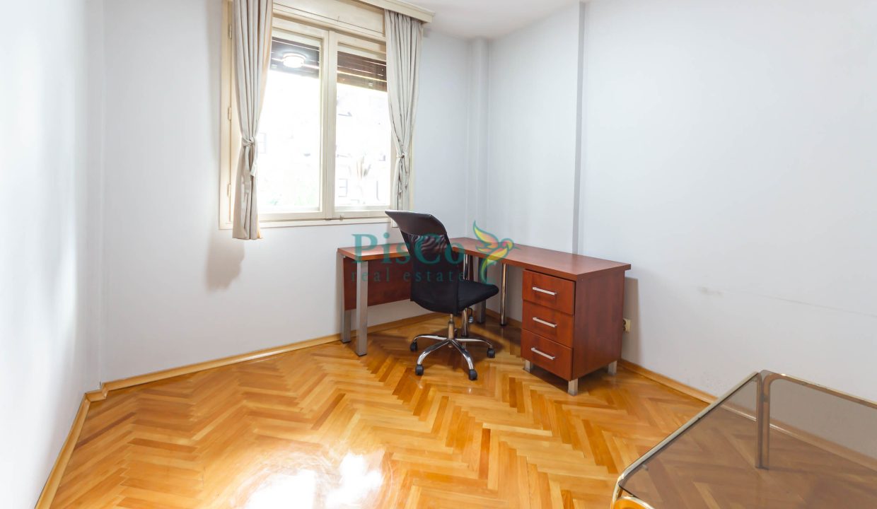 poslovni iza hrama-12