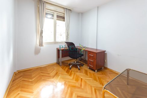 poslovni iza hrama-12