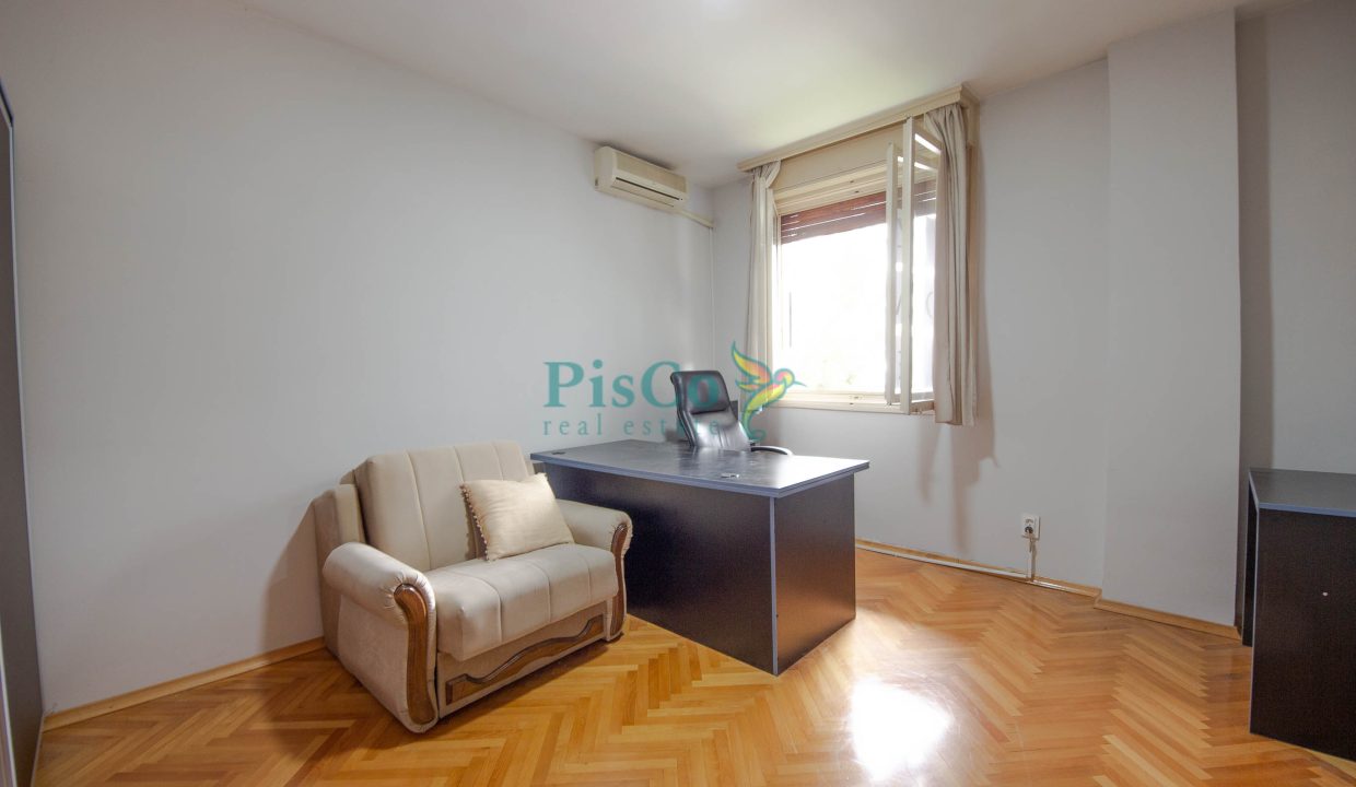 poslovni iza hrama-19