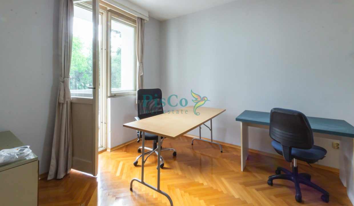 poslovni iza hrama-2