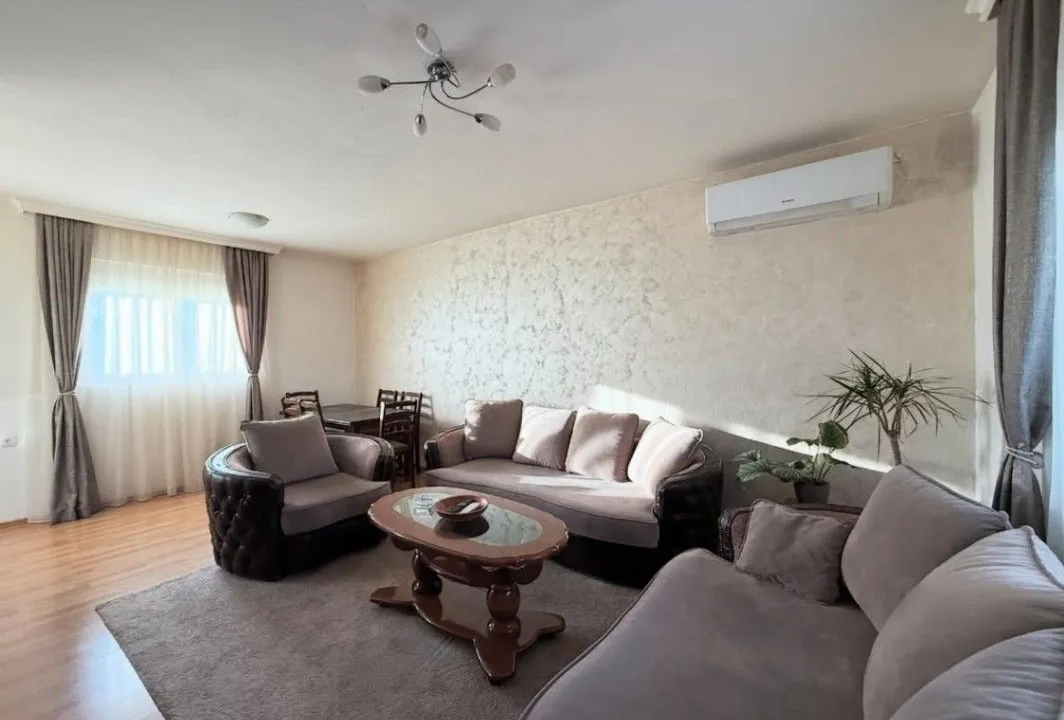 0b82f5ef-8e51-43c1-806c-950337365fe9-lg