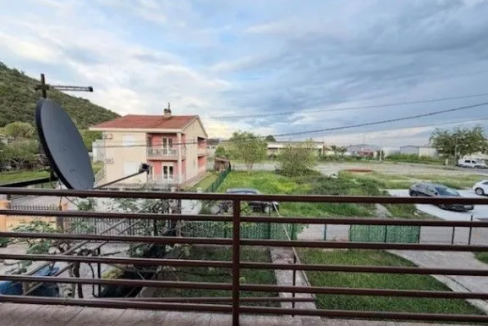 2ff8b3f4-88aa-4b51-be6e-dd99c8d0d43c-lg