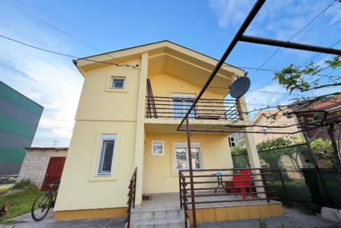 731e273d-cf76-40c9-8656-6550a1c2877c-lg